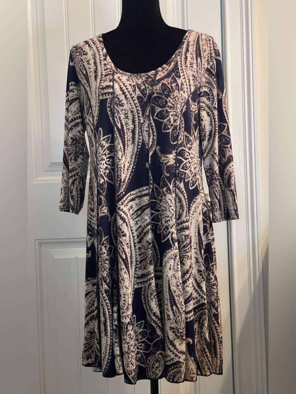 SAMI & JO Black, Tan and Cream Paisley Long Sleeve Scoop Neck Dress